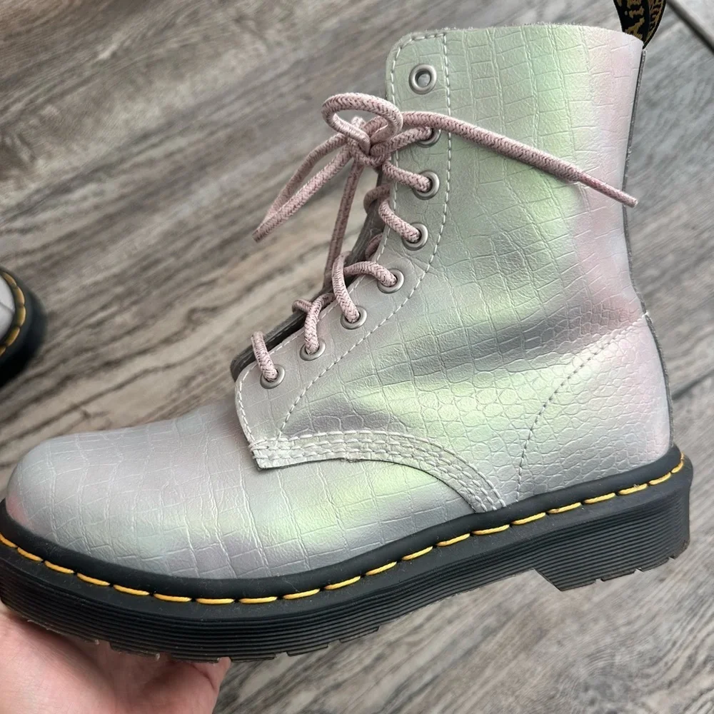 Rare Doc Dr Marten Pink Iridescent Crock Pascal 1460 Lace Up Boots 7 Womens - Picture 3 of 10